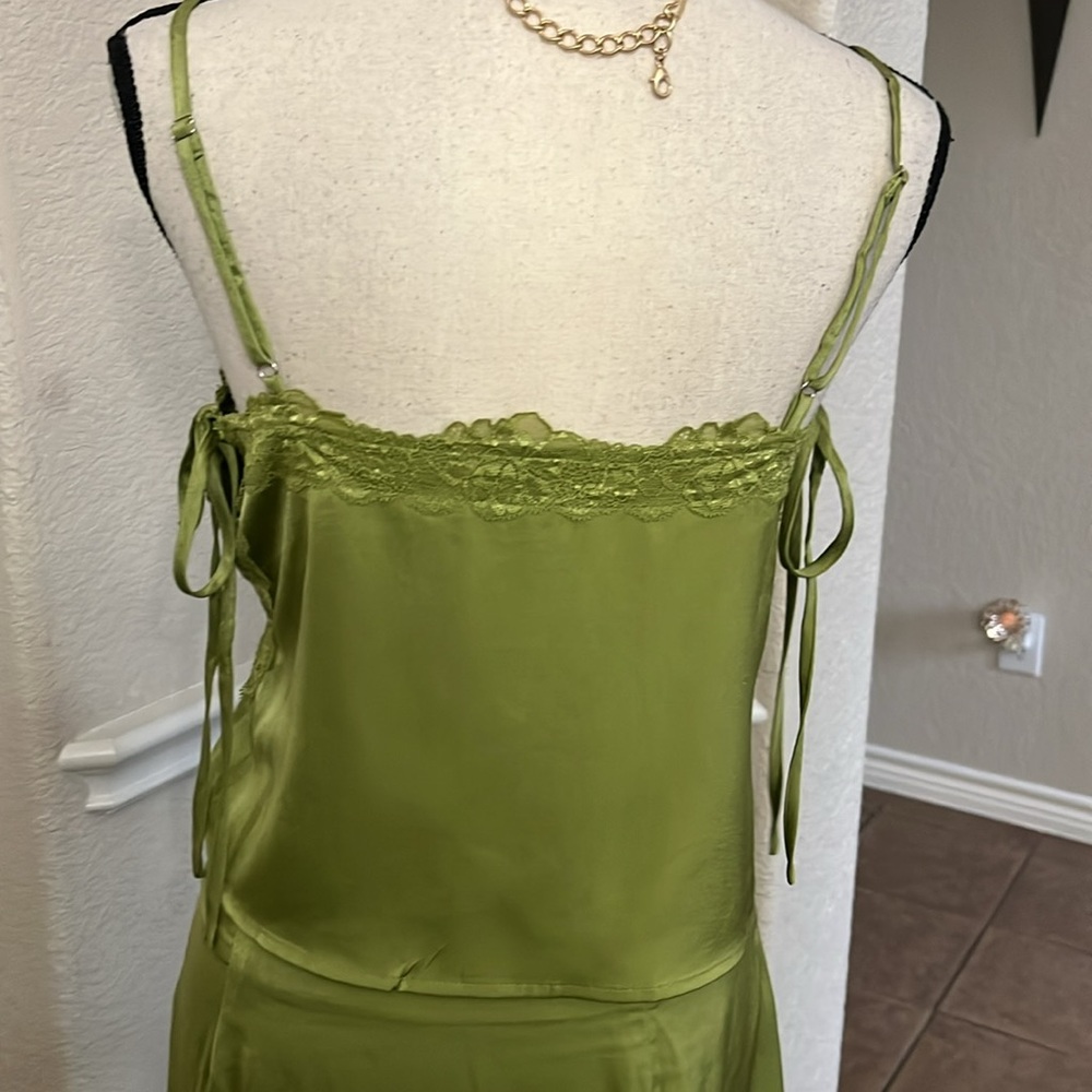 Bailey Rose green satin lace side open cami top Size M - Picture 12 of 17
